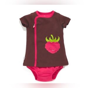 * Zip-up front 
* Soft, rich 100% cotton
* Comes with a adorable Zipit® gift box